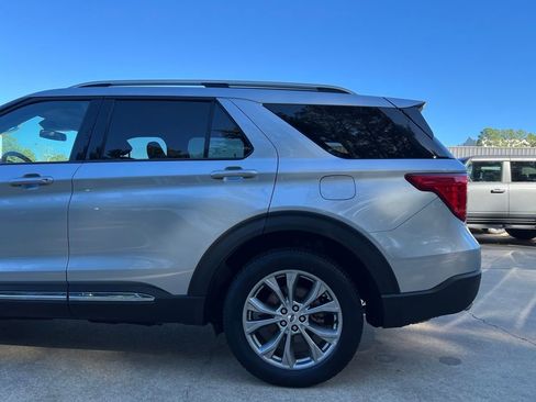 Used 2023 Ford Explorer Limited w/ Equipment Group 301A image 31