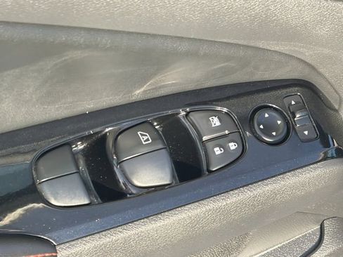 Used 2024 Nissan Altima 2.5 SR FWD image 13