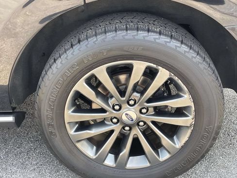 Used 2020 Ford Expedition Limited AWD/4WD image 11