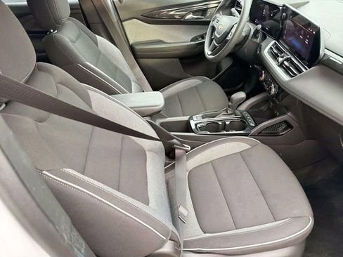 Used 2025 Chevrolet TrailBlazer LT image 25