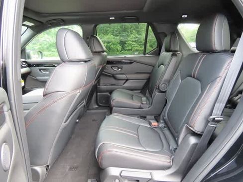 New 2025 Honda Pilot TrailSport image 13