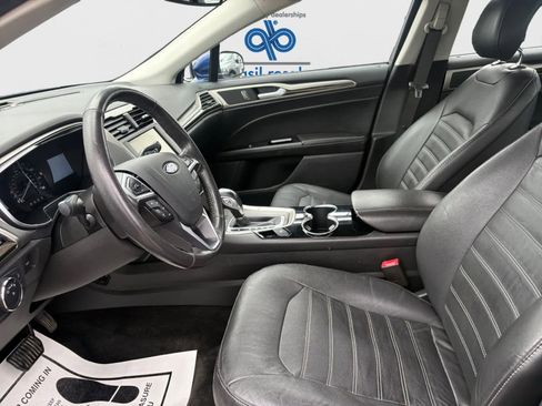 Used 2015 Ford Fusion SE w/ Equipment Group 202A FWD image 10
