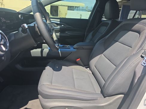 Used 2026 Chevrolet Equinox EV LT AWD/4WD image 10