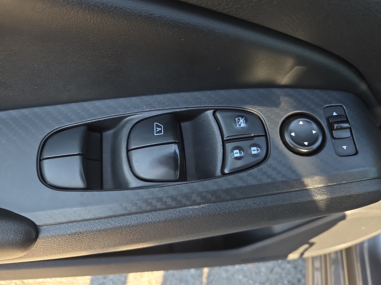 Used 2024 Nissan Altima 2.5 S FWD image 14