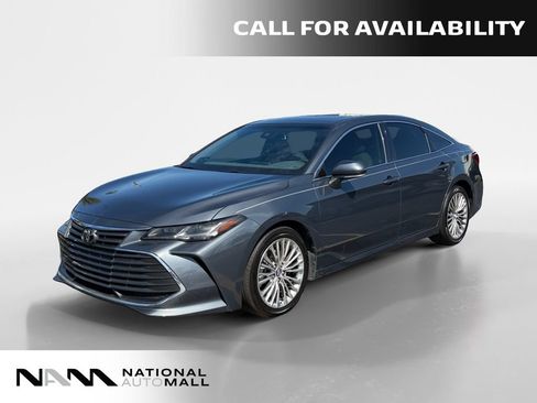 Used 2019 Toyota Avalon Limited FWD image 1
