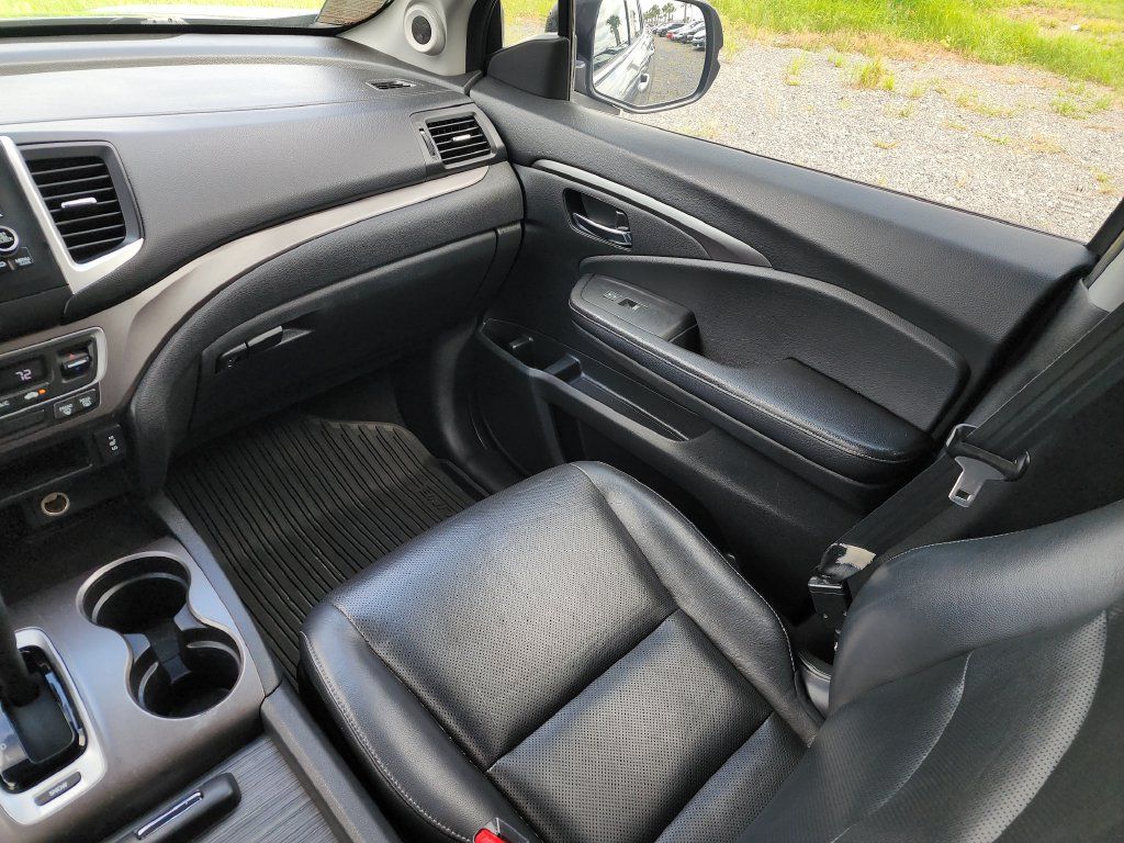 Used 2017 Honda Ridgeline RTL image 18