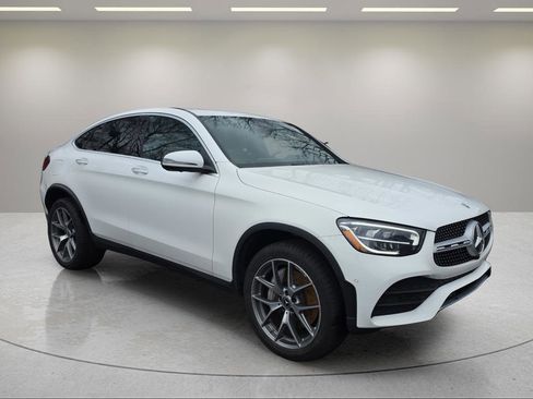 Used 2022 Mercedes-Benz GLC 300 4MATIC Coupe image 4