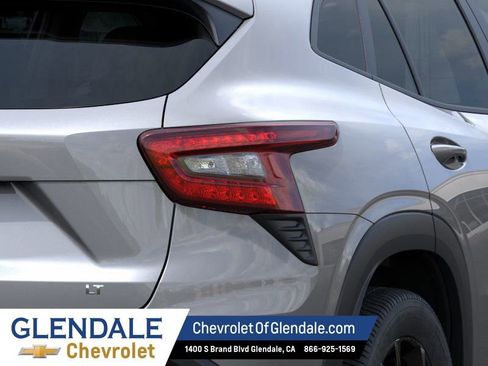 New 2026 Chevrolet Trax LT w/ Driver Confidence Package FWD image 11
