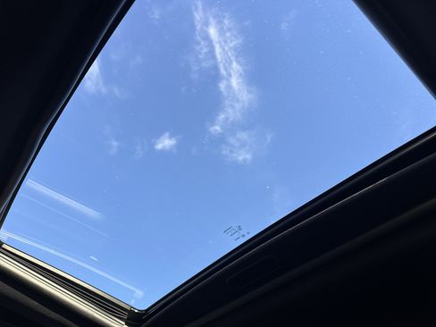 Used 2014 Dodge Challenger R/T image 22