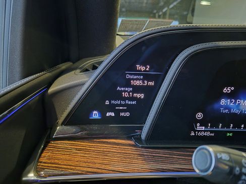 Certified 2024 Cadillac Escalade Premium Luxury AWD/4WD image 18