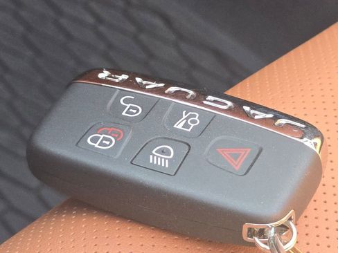 Used 2023 Jaguar F-TYPE R-Dynamic AWD/4WD image 35