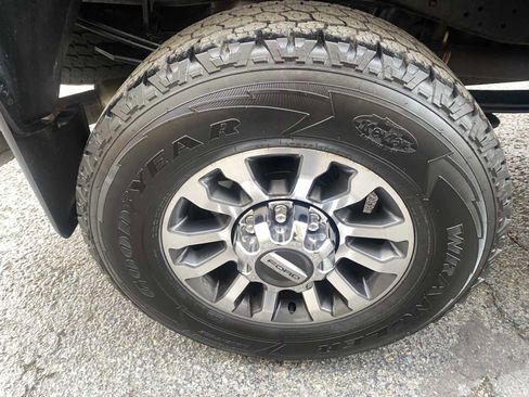 Used 2015 Ford F250 XLT w/ XLT Value Package image 38