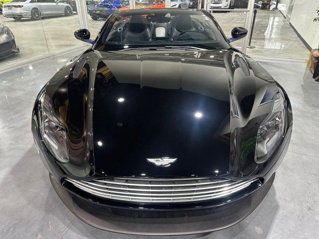 Used 2019 Aston Martin DB11 Volante RWD image 2