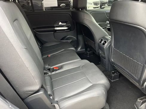 Used 2025 Mercedes-Benz GLB 250 4MATIC image 12