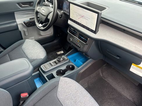 New 2025 Ford Maverick XLT w/ XLT Luxury Package image 21