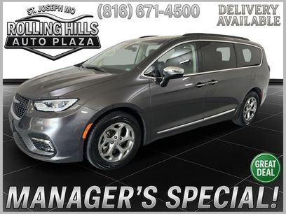 Used 2023 Chrysler Pacifica Limited