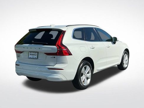 Used 2022 Volvo XC60 B5 Momentum AWD/4WD image 5