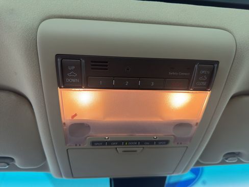 Used 2010 Lexus LS 460 w/ Luxury Value Edition RWD image 27