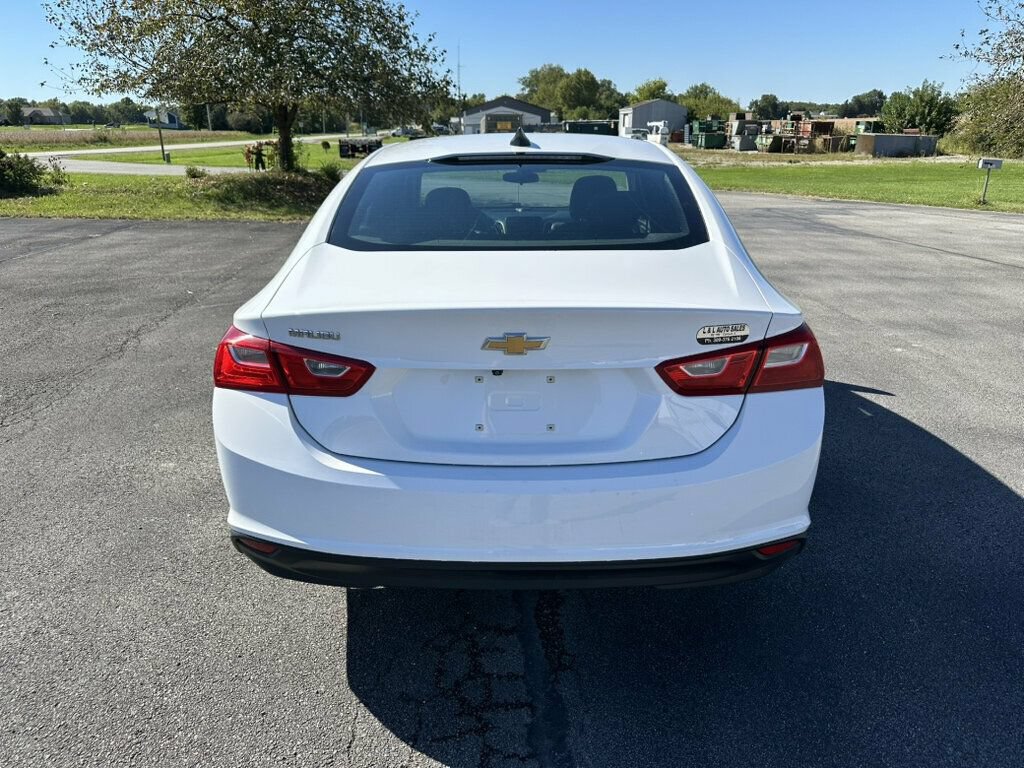 Used 2023 Chevrolet Malibu LS FWD image 4