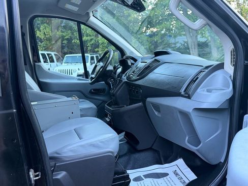 Used 2017 Ford Transit 150 130 Low Roof w/ Exterior Upgrade Package RWD image 16