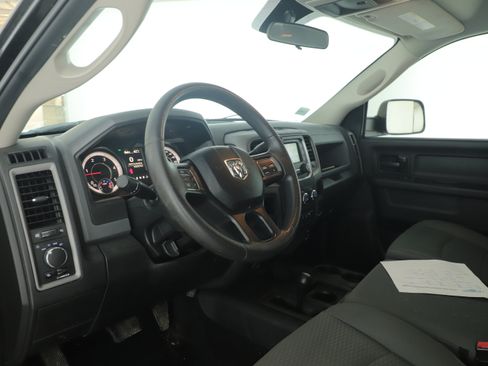 Used 2018 RAM 2500 Tradesman w/ Chrome Appearance Group image 18