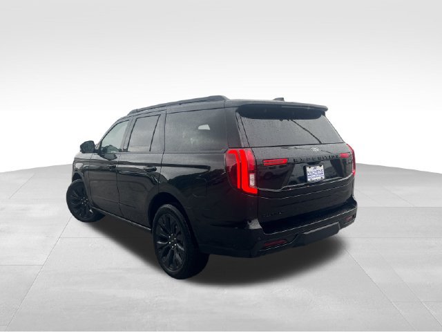 Used 2025 Ford Expedition Platinum w/ Stealth Appearance Package AWD/4WD image 4