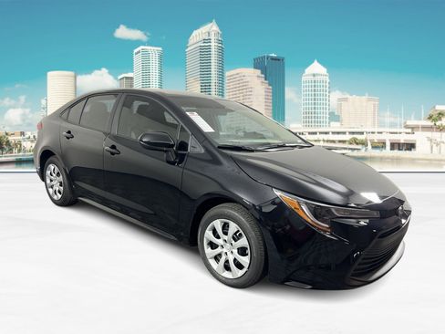 Used 2024 Toyota Corolla LE image 1