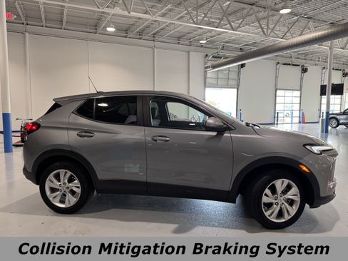 Used 2024 Buick Encore GX Preferred w/ Comfort Package image 2