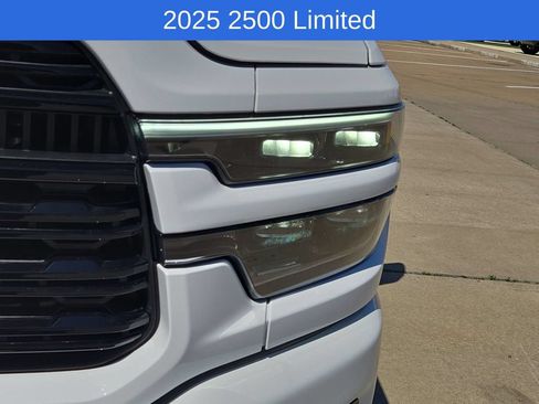 New 2025 RAM 2500 Limited AWD/4WD image 9