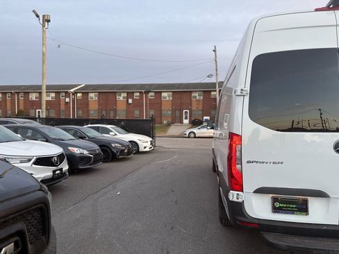 Used 2020 Mercedes-Benz Sprinter 2500 image 13