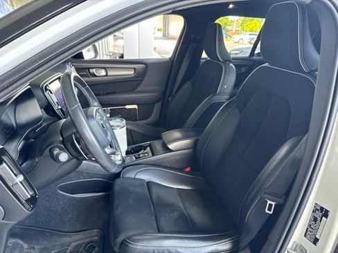 Used 2020 Volvo XC40 T5 R-Design AWD/4WD image 6