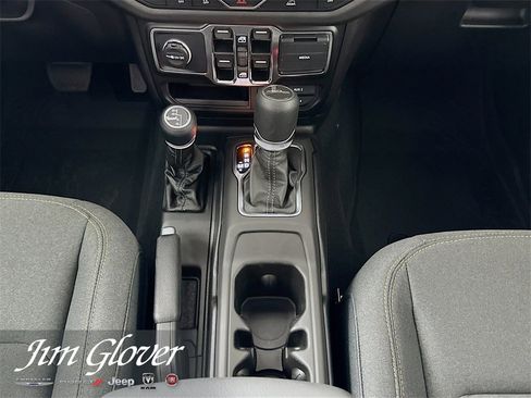 New 2025 Jeep Gladiator Sport image 26
