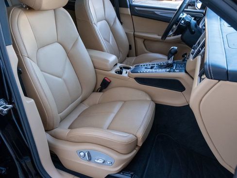 Used 2017 Porsche Macan GTS image 33