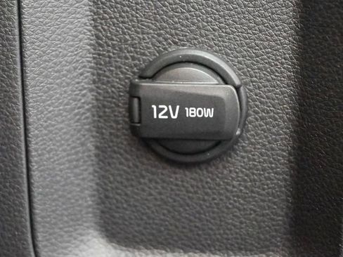 Used 2023 Kia Carnival LX image 25