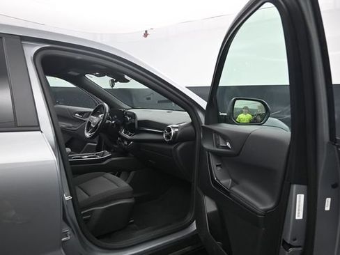Used 2025 Chevrolet Equinox LT FWD image 29