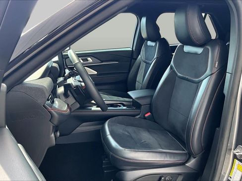 Used 2025 Ford Explorer ST w/ Sun And Sound Package RWD image 8