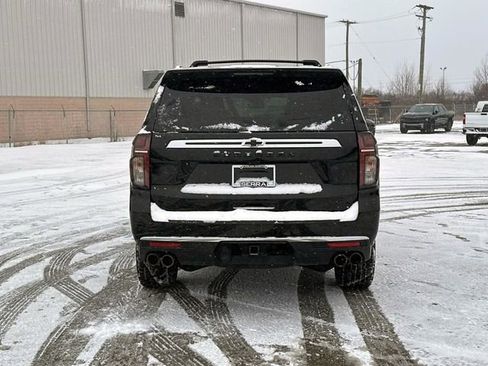 Used 2023 Chevrolet Suburban High Country image 7