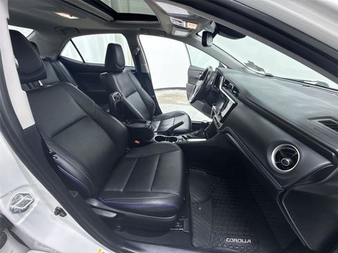 Used 2017 Toyota Corolla L FWD image 30