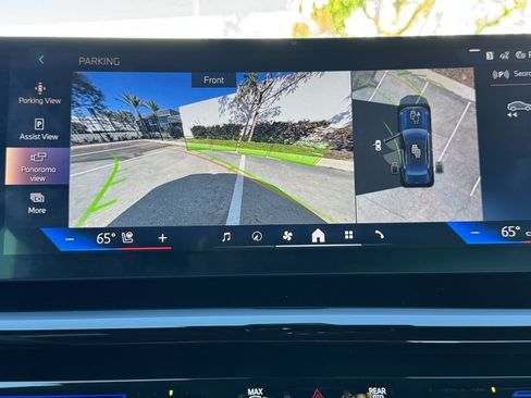 Used 2025 BMW 530i w/ Premium Package image 28