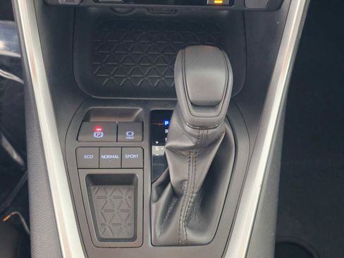 Used 2019 Toyota RAV4 XLE w/ Convenience Package image 30