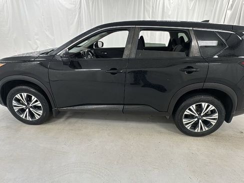 Used 2023 Nissan Rogue SV image 6