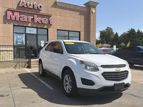 Used 2017 Chevrolet Equinox LS AWD/4WD image 3