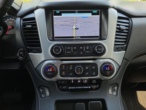 Used 2019 GMC Yukon XL SLT w/ Premium Edition AWD/4WD image 25