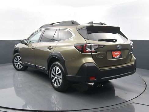 Used 2024 Subaru Outback Premium image 32