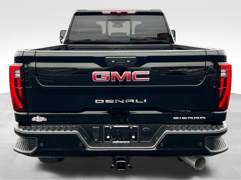 Used 2025 GMC Sierra 2500 Denali image 7