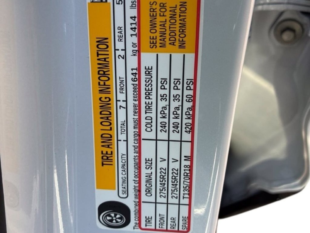 New 2027 Chevrolet Traverse RS w/ LPO, Floor Liner Package FWD image 31