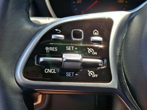 Used 2022 Mercedes-Benz GLC 300 4MATIC image 17