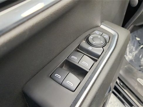 Used 2023 Chevrolet Silverado 1500 LT AWD/4WD image 24