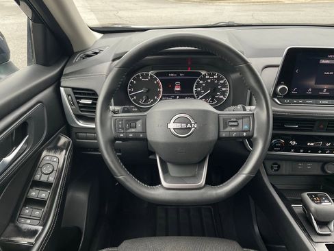 Used 2025 Nissan Rogue SV image 14