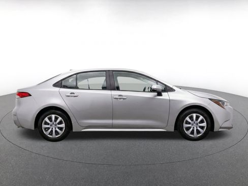 Used 2025 Toyota Corolla LE FWD image 10